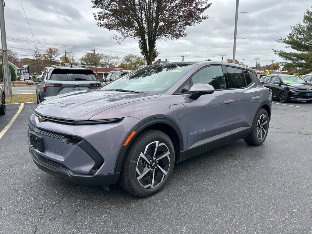 New 2026 Chevrolet Equinox EV LT image 2