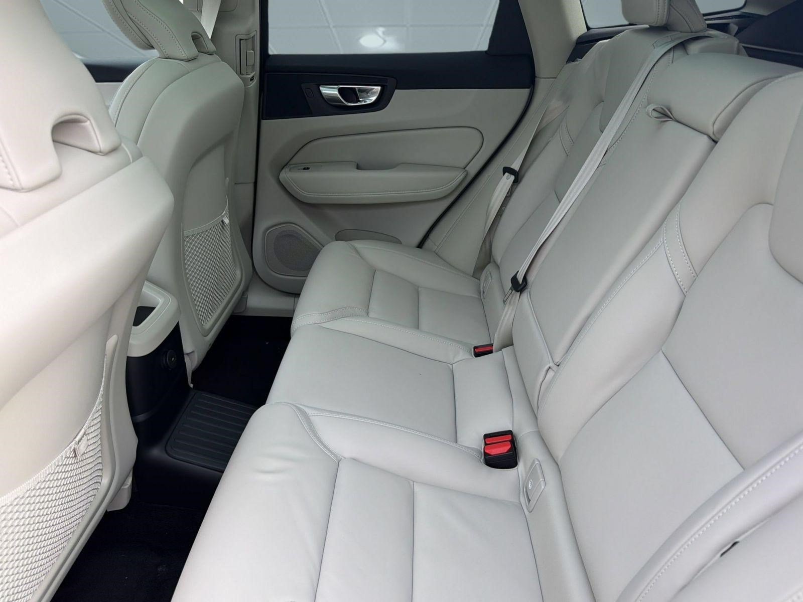 New 2026 Volvo XC60 T8 Ultra w/ Climate Package AWD/4WD image 21