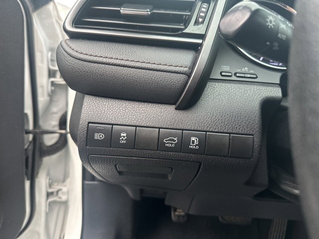 Used 2019 Toyota Camry L image 18