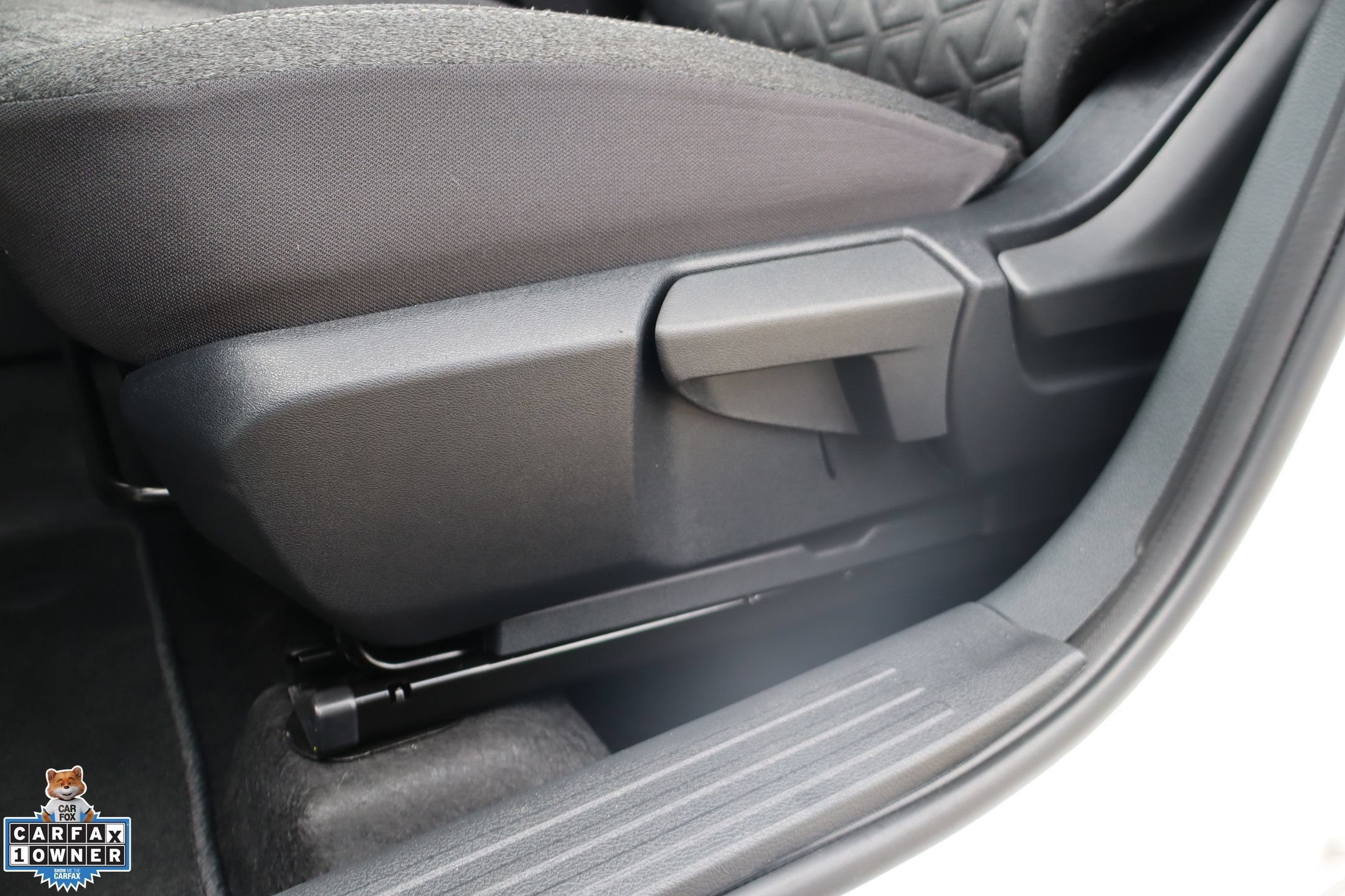 Used 2025 Nissan Kicks SV FWD image 13