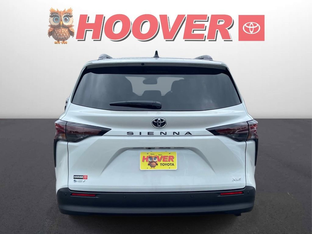 New 2026 Toyota Sienna XLE FWD image 3