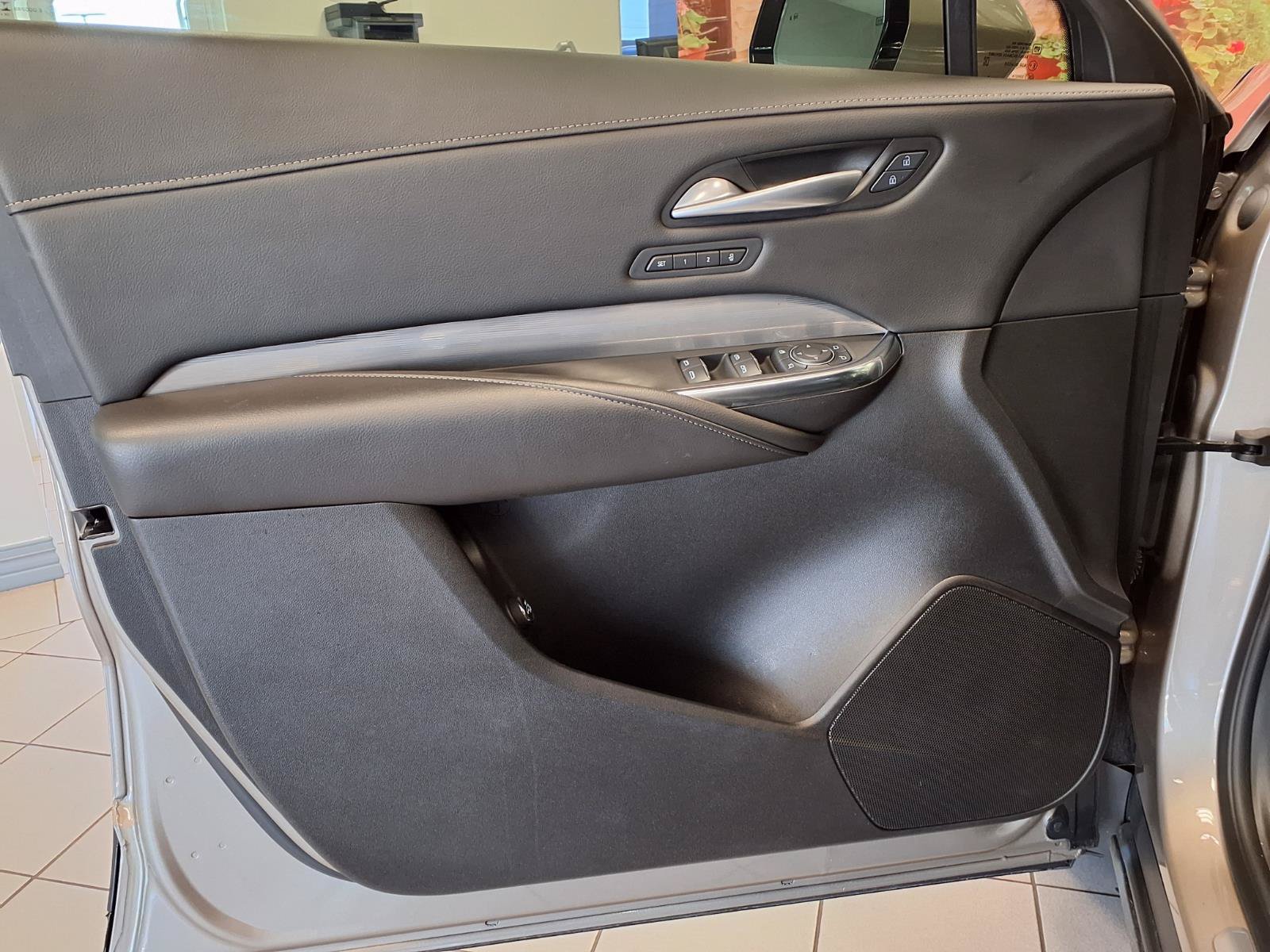 Used 2025 Cadillac XT4 Premium Luxury FWD image 22