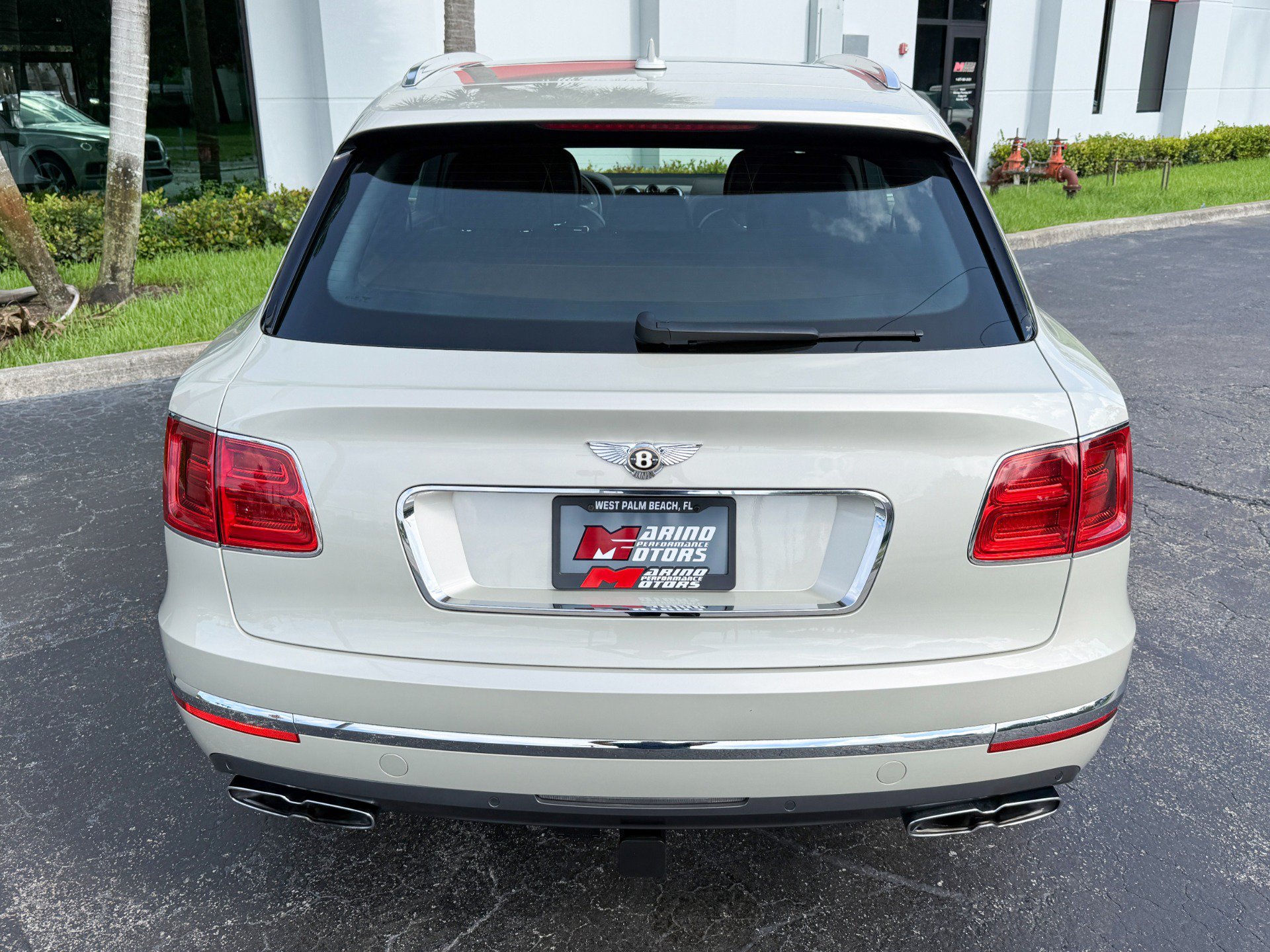 Used 2019 Bentley Bentayga AWD/4WD image 20