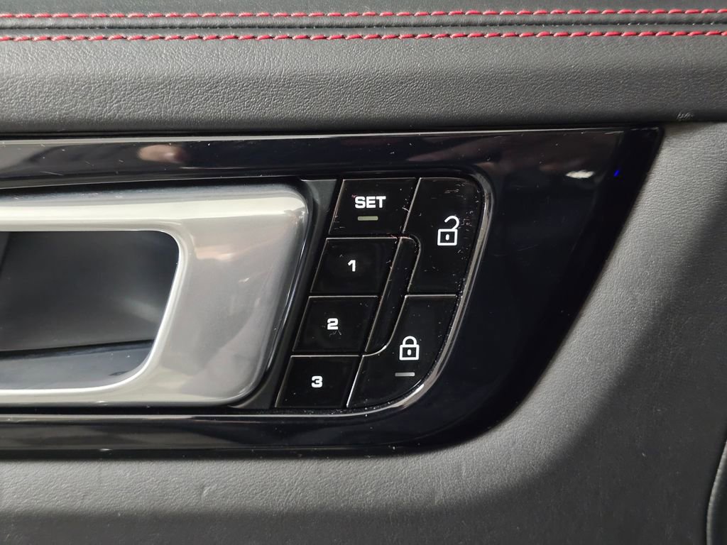 Used 2021 Porsche Cayenne GTS w/ Premium Package image 12