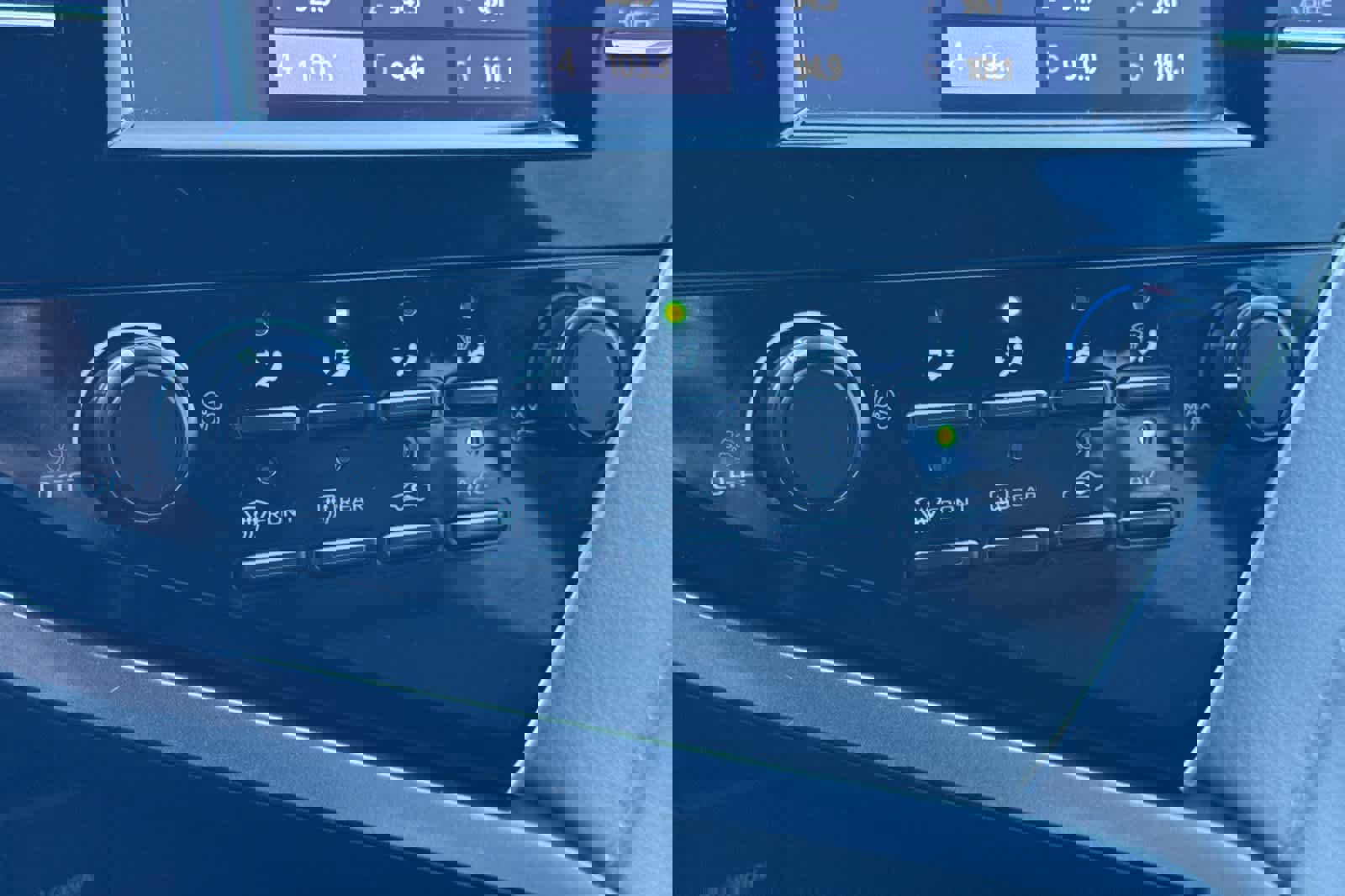 Used 2018 Toyota Camry LE image 19