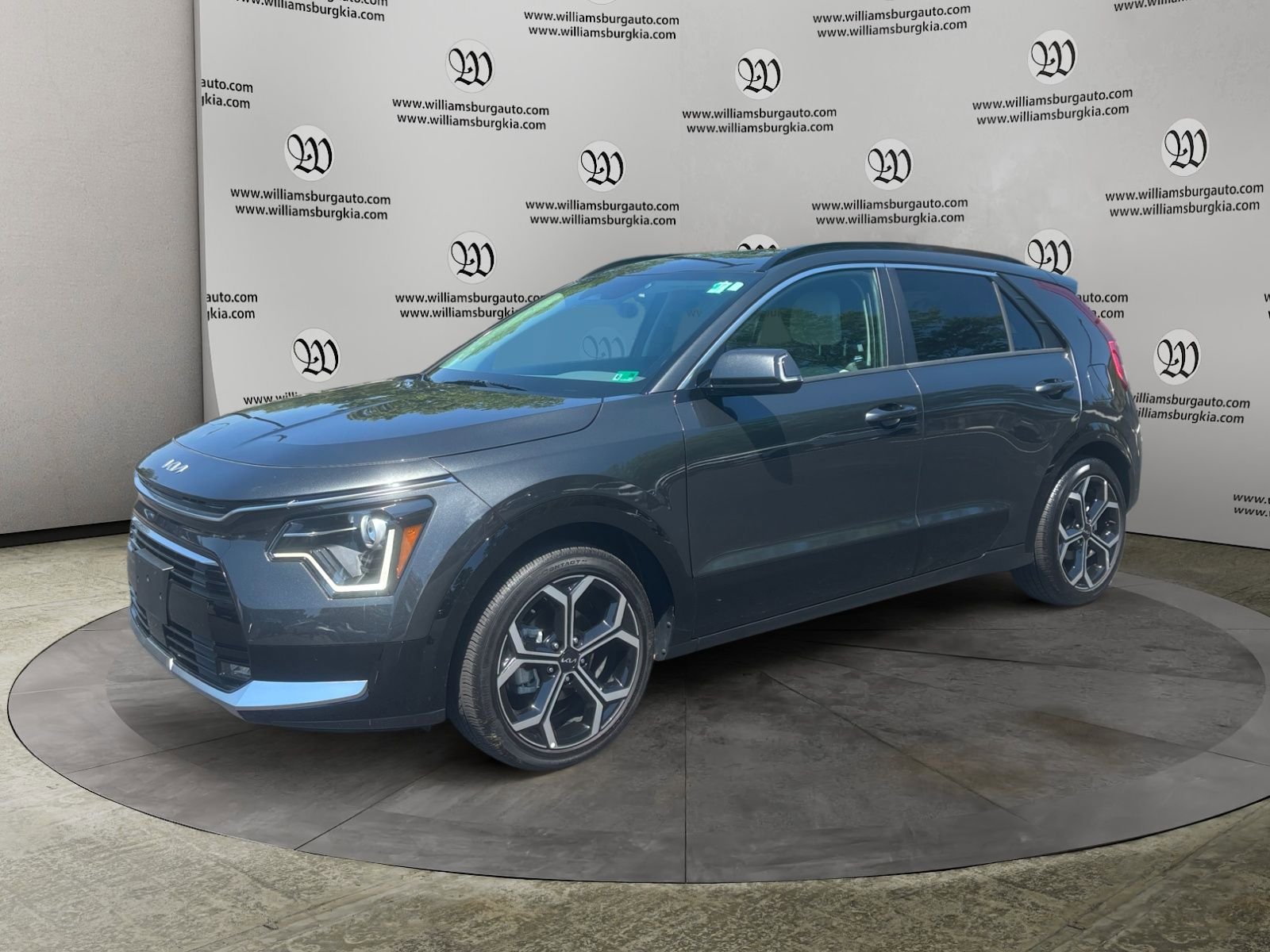 Used 2023 Kia Niro EX Touring FWD image 1