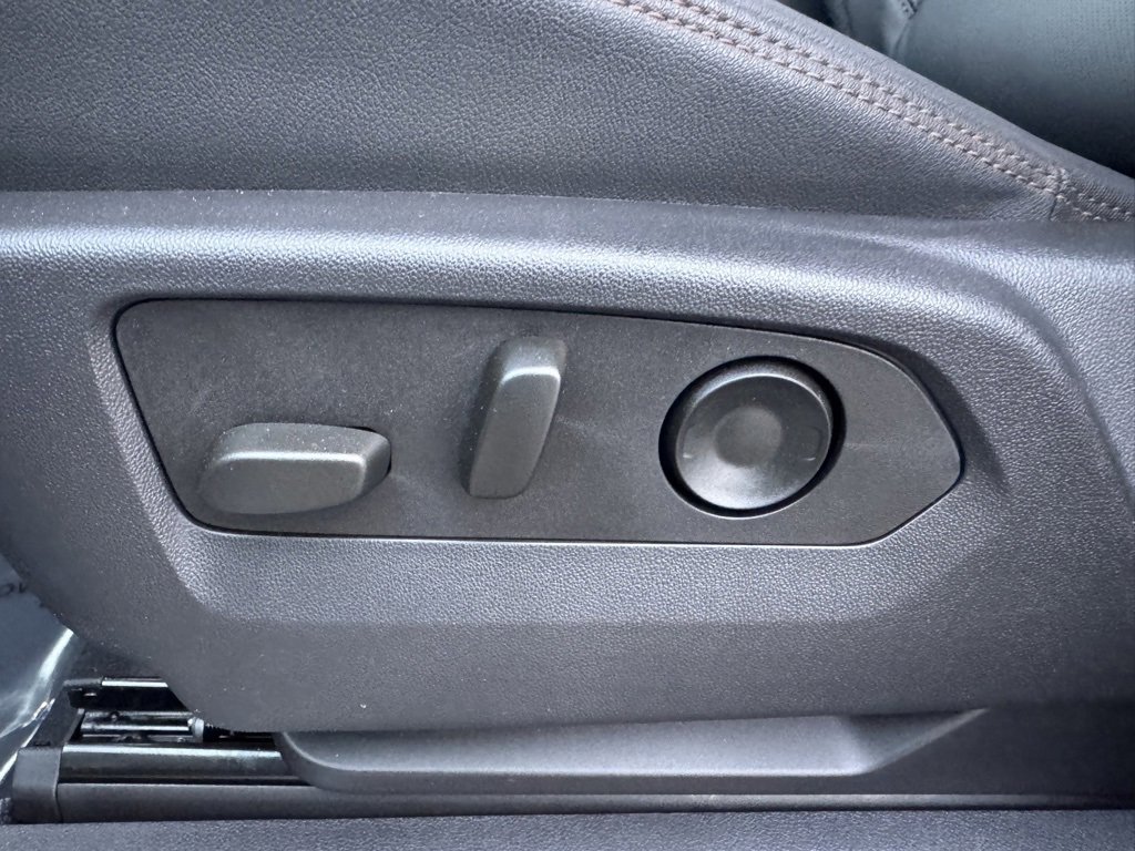 Used 2024 GMC Sierra 1500 AT4 w/ Technology Package image 19