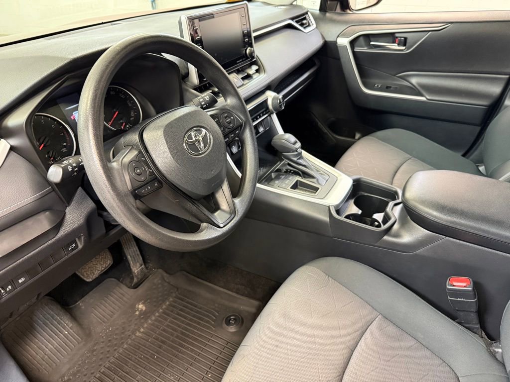 Used 2019 Toyota RAV4 XLE w/ Convenience Package image 18
