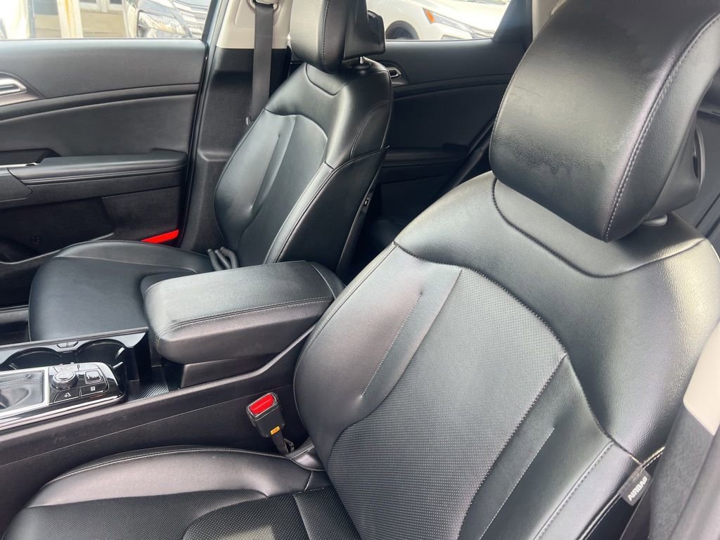 Certified 2024 Kia Sportage EX AWD/4WD image 5