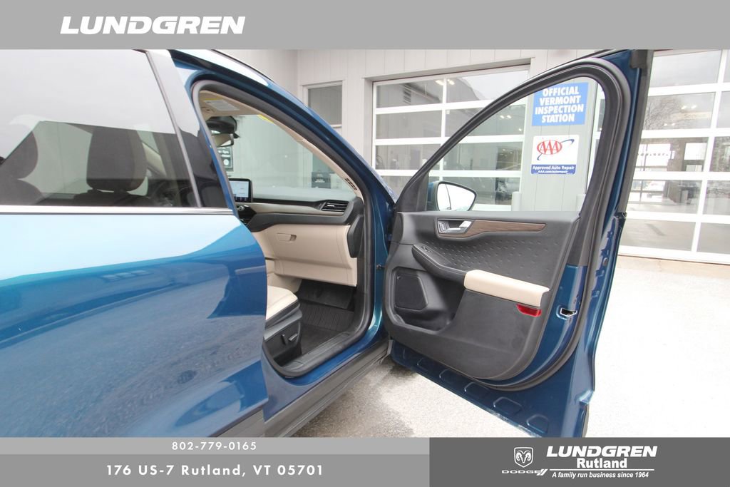 Used 2020 Ford Escape Titanium w/ Titanium Premium Package 2.0 image 8