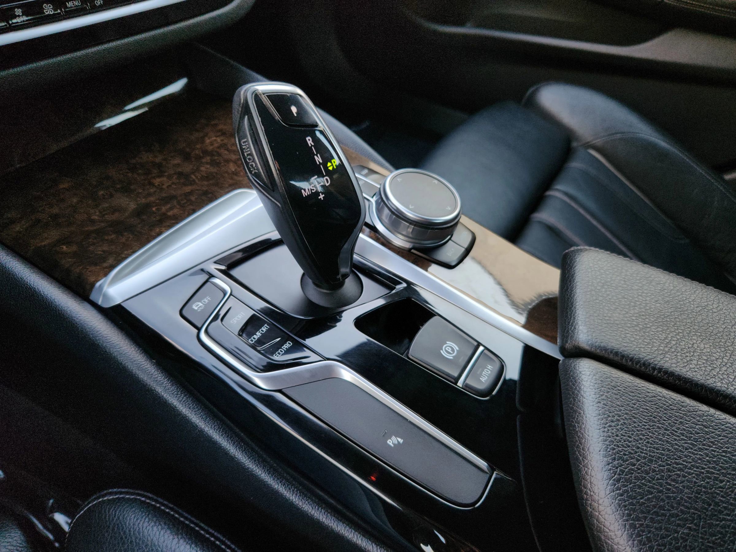 Used 2018 BMW 530i xDrive w/ Premium Package image 13