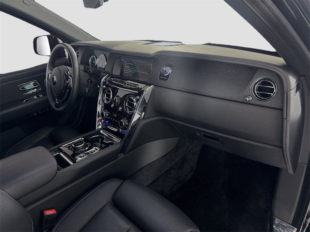 Used 2024 Rolls-Royce Cullinan image 31