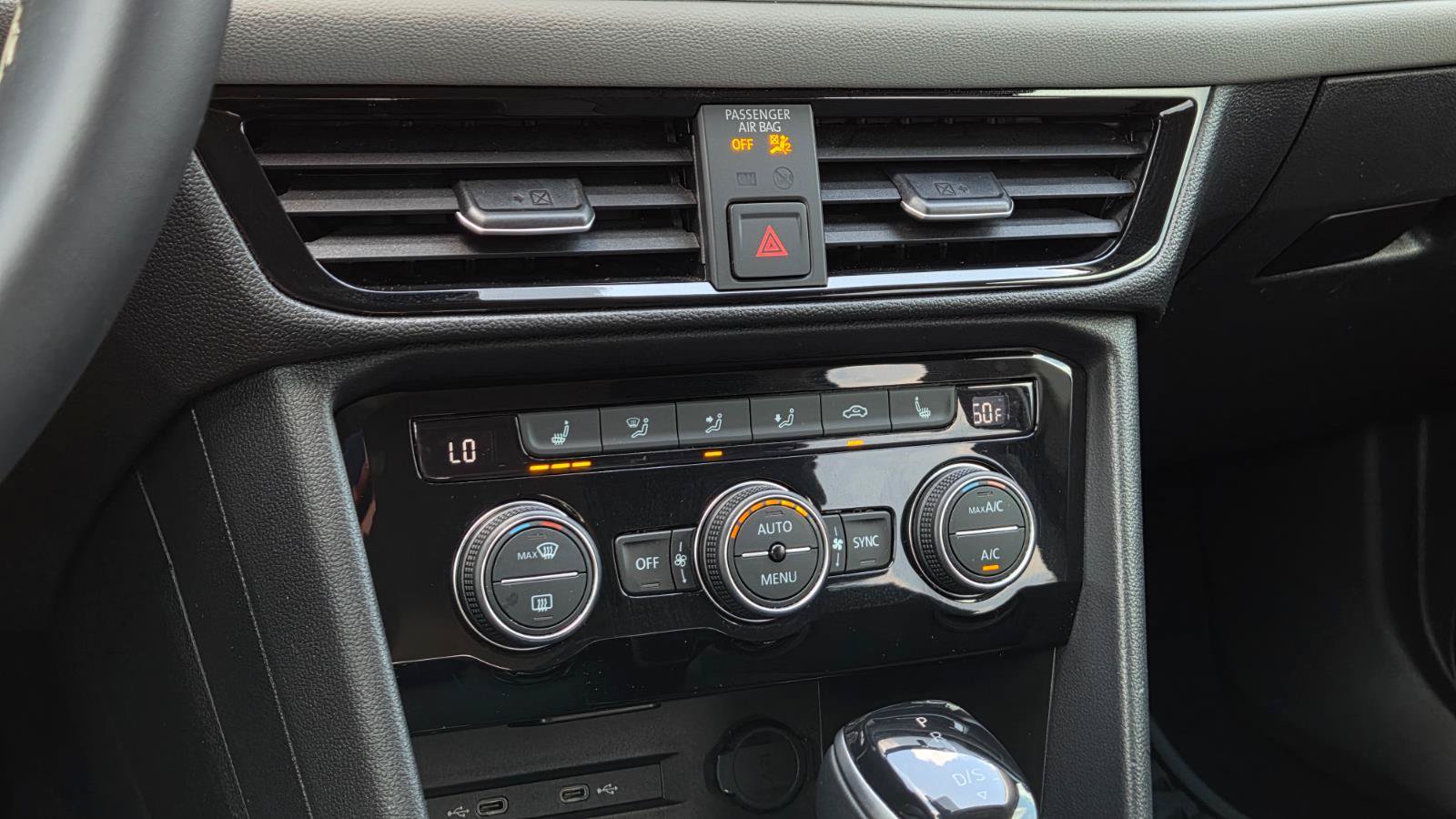 Certified 2024 Volkswagen Taos SE AWD/4WD image 35
