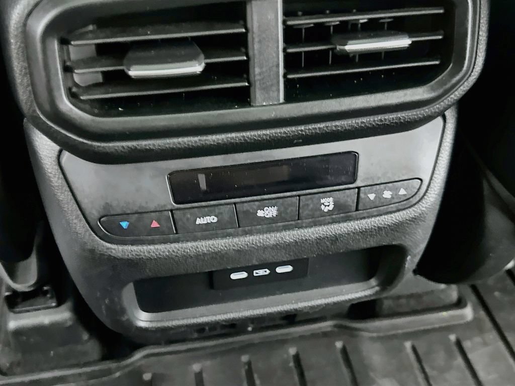 Used 2024 Honda Pilot Touring image 33