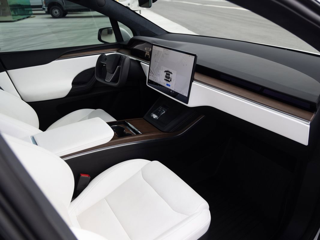 Used 2022 Tesla Model X AWD/4WD image 23