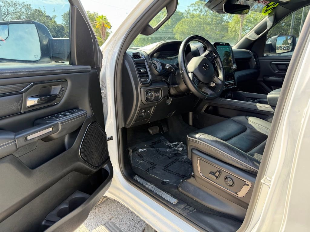 Used 2022 RAM 1500 Limited w/ Body Color Bumper Group AWD/4WD image 17