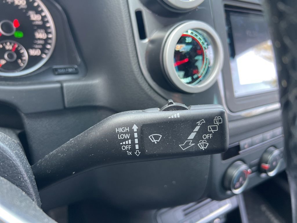 Used 2016 Volkswagen Tiguan R-Line FWD image 13