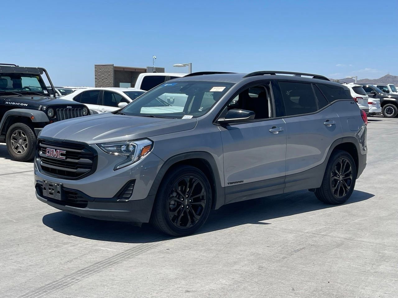Used 2021 GMC Terrain SLE w/ Elevation Edition FWD image 4