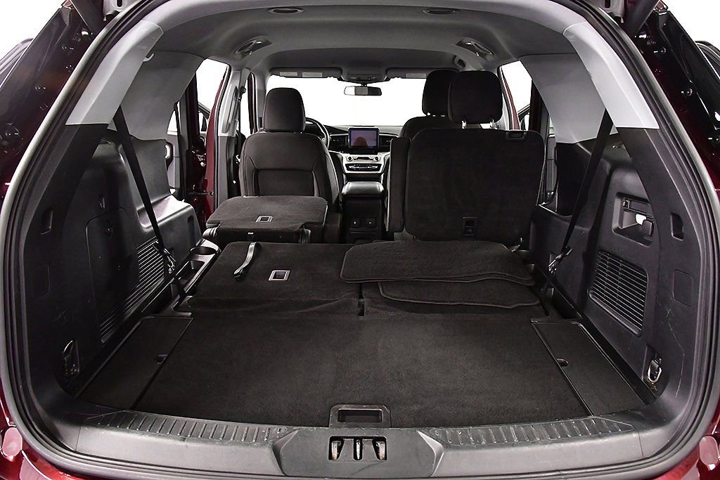 Used 2022 Ford Explorer XLT image 32