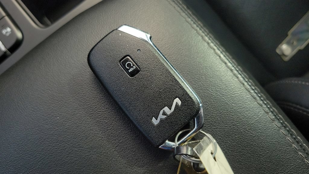 Used 2023 Kia Sorento S w/ Panoramic Sunroof Package FWD image 23