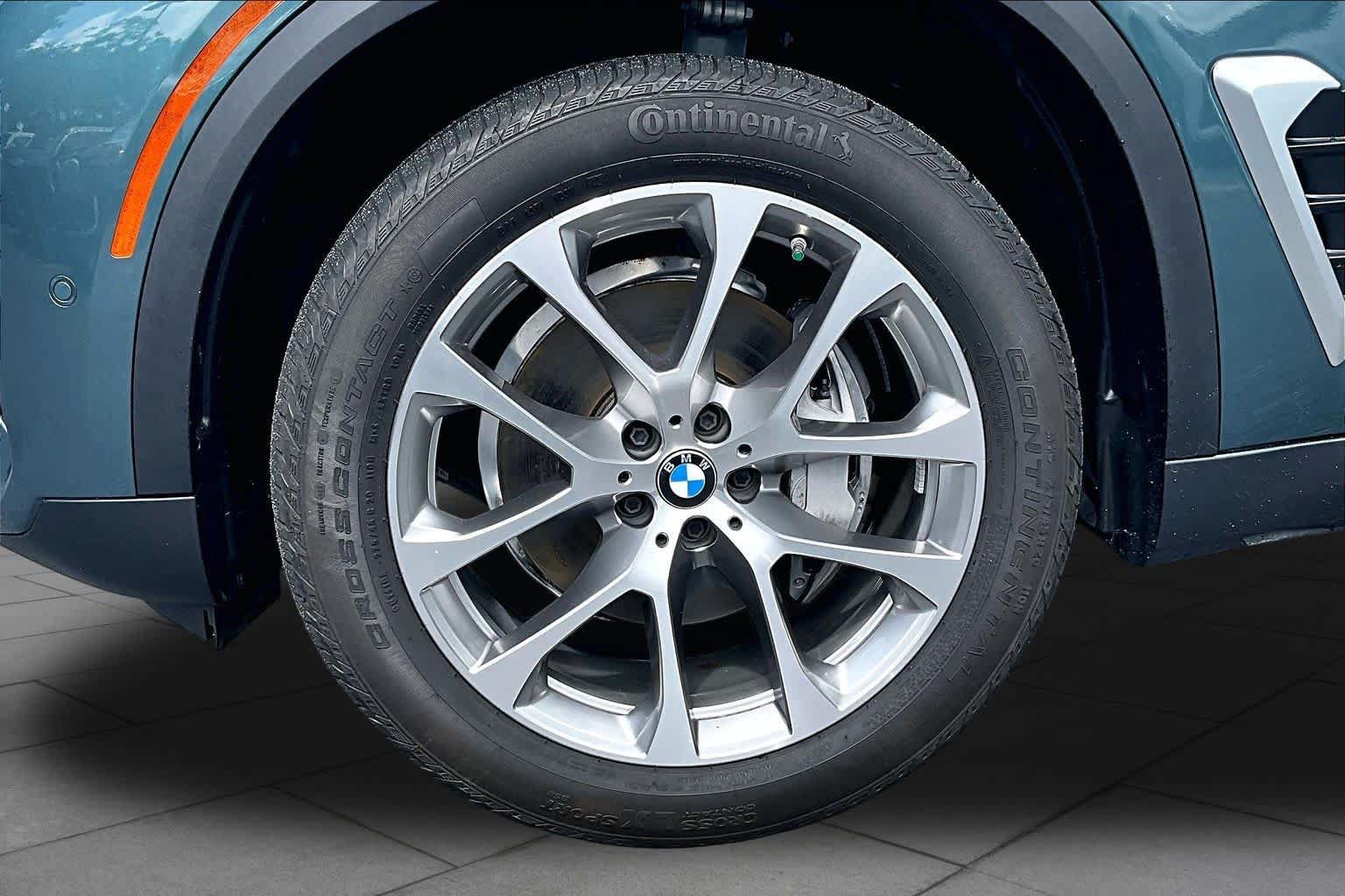 Used 2025 BMW X5 sDrive40i w/ Climate Comfort Package RWD image 11
