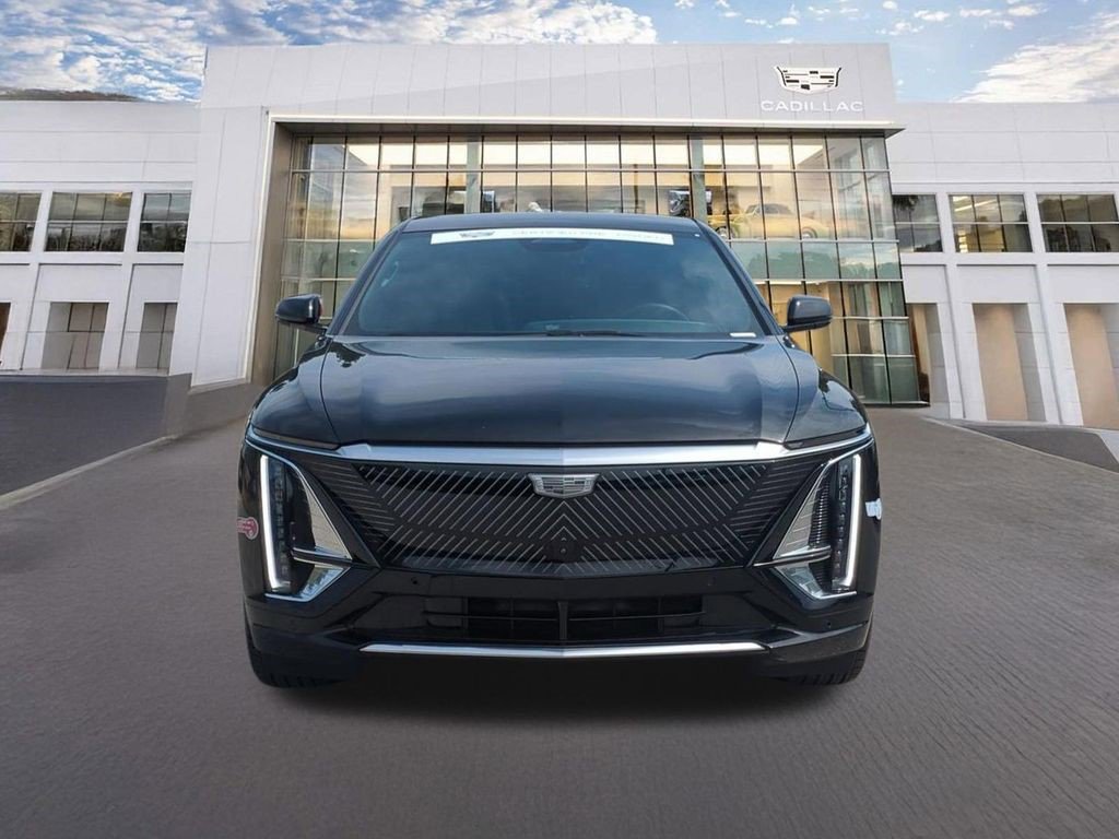 Certified 2024 Cadillac Lyriq Luxury image 2