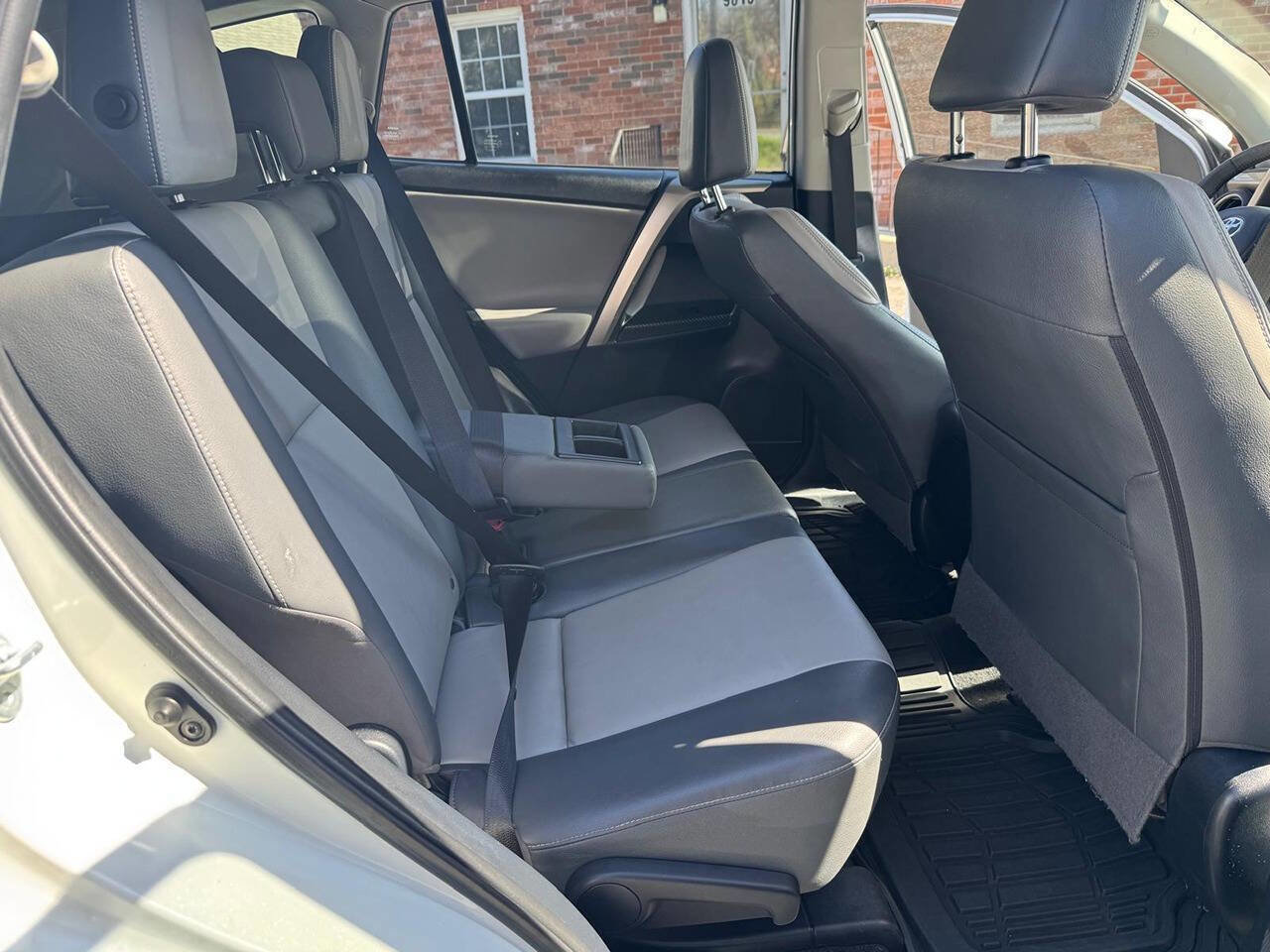 Used 2015 Toyota RAV4 Limited image 35