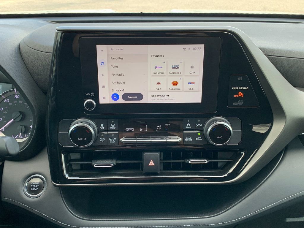 Used 2023 Toyota Highlander L image 15