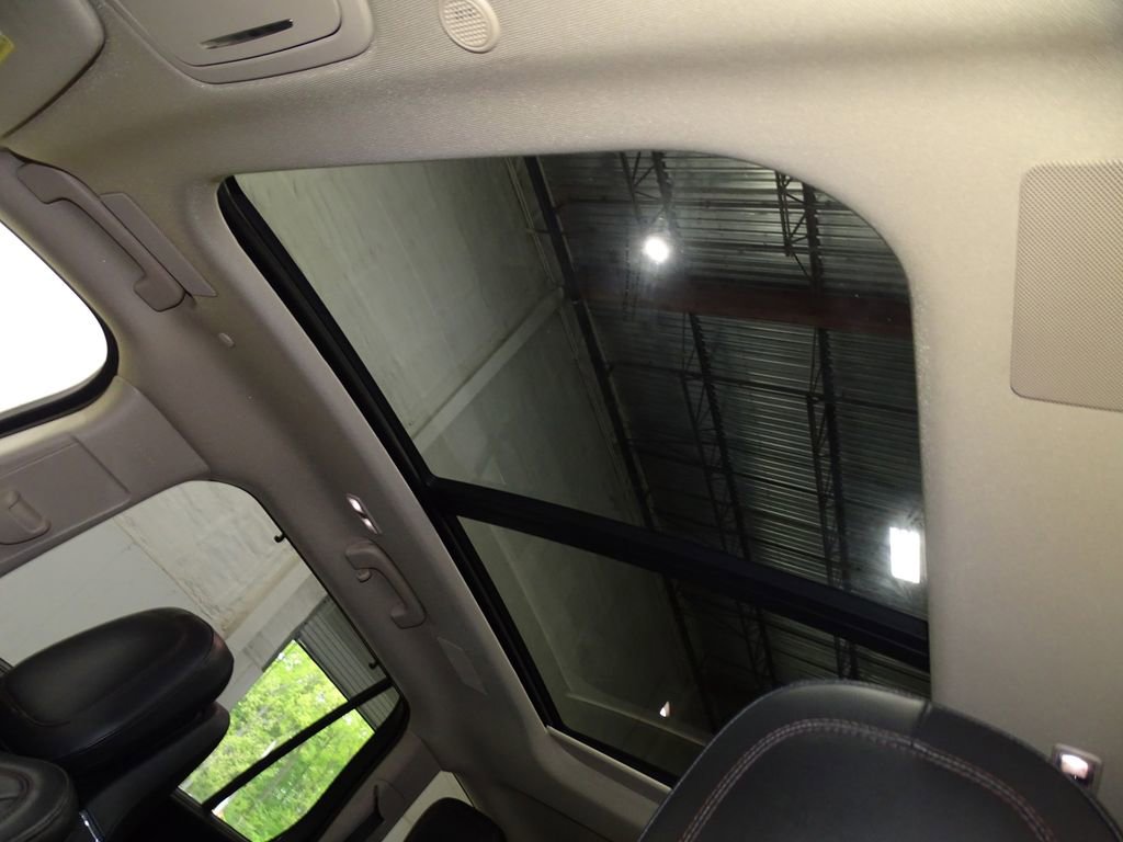 Used 2020 Lincoln Aviator Reserve w/ Equipment Group 202A image 11