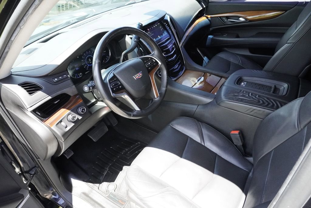 Used 2016 Cadillac Escalade ESV Luxury AWD/4WD image 18