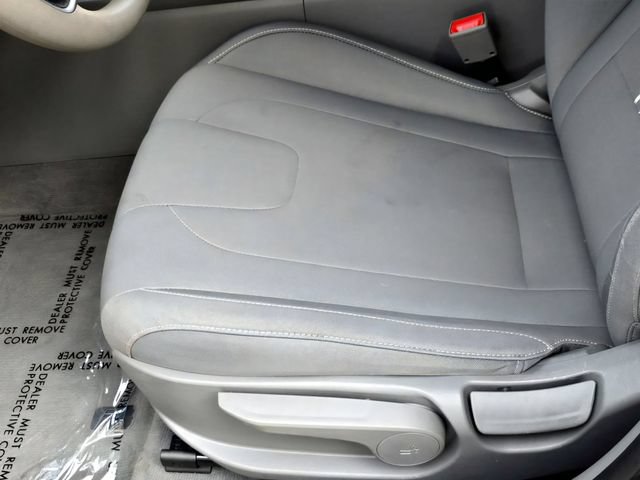 Used 2022 Hyundai Elantra SEL FWD image 19