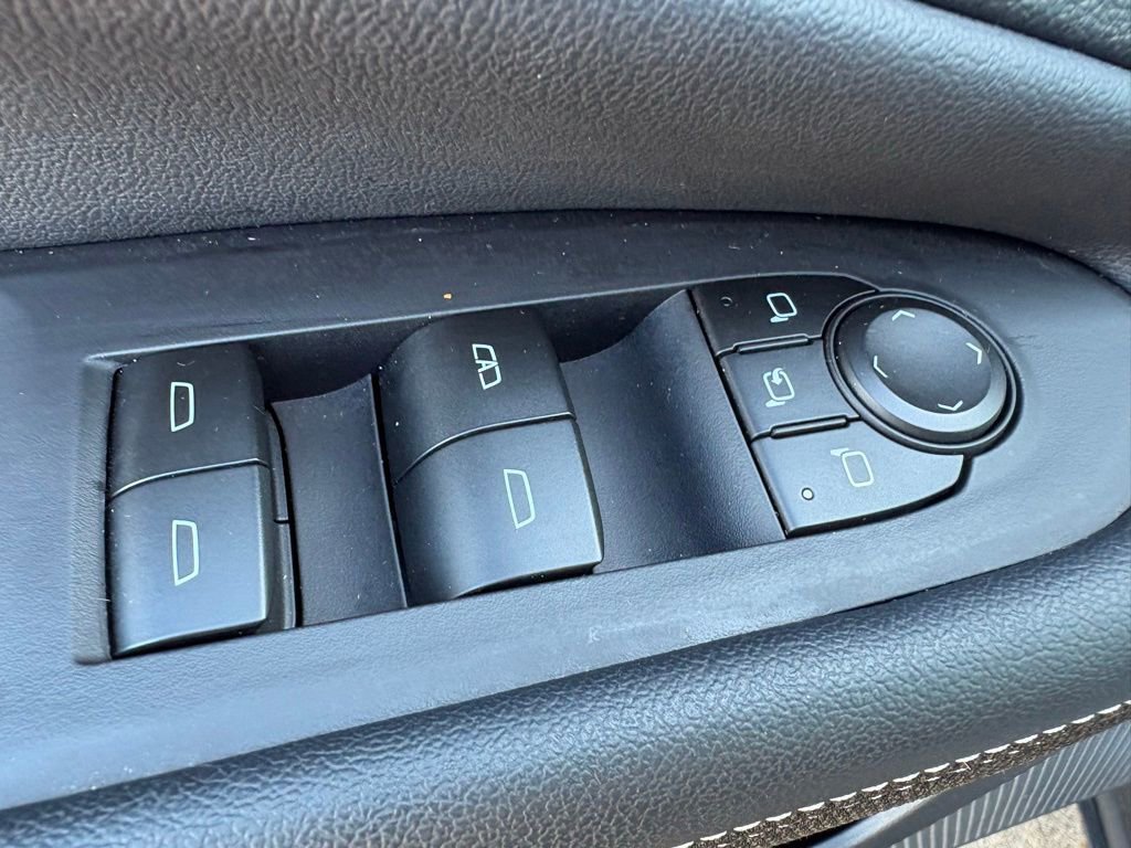 Used 2024 Chevrolet Blazer EV LT image 23