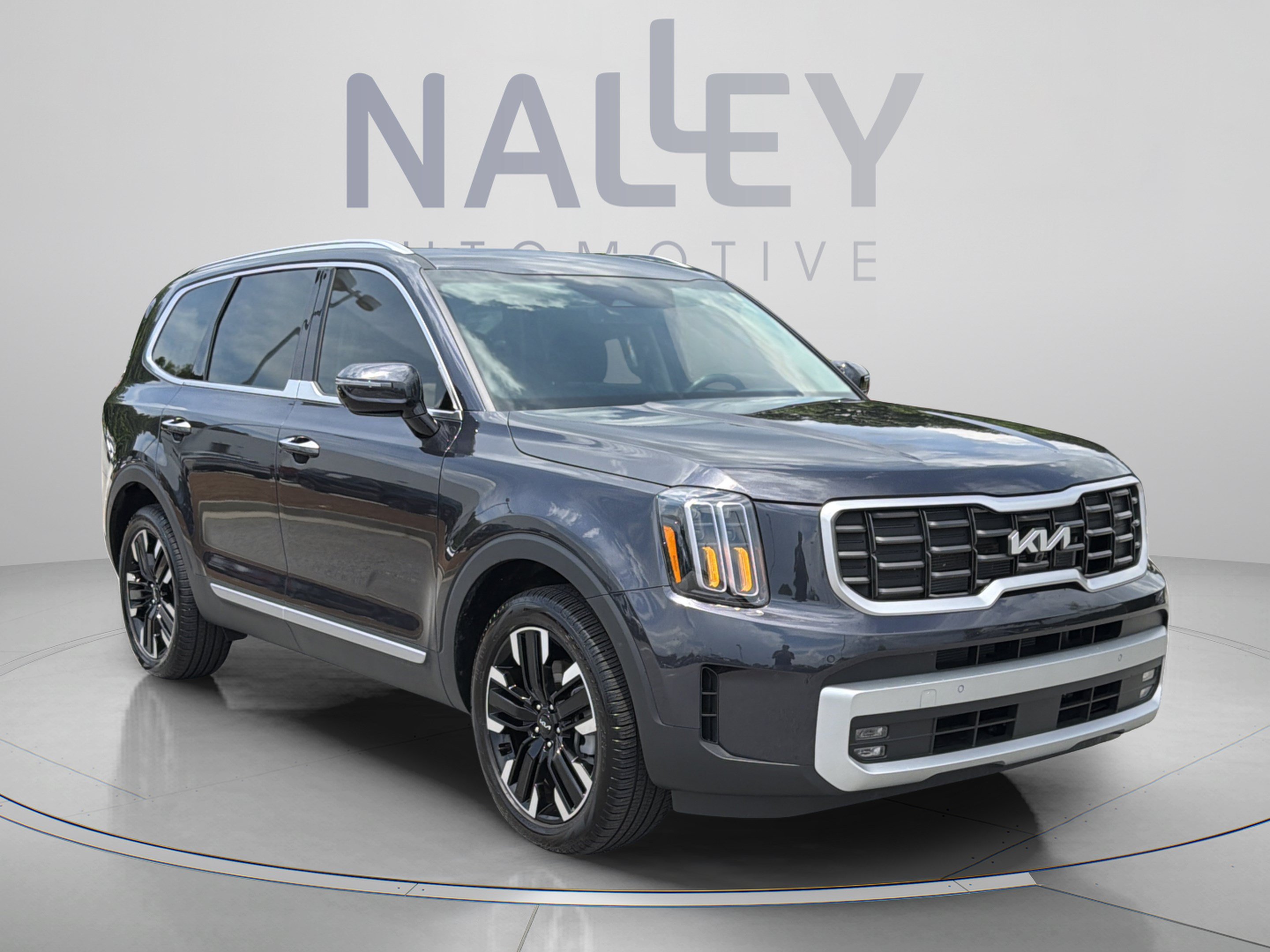 Used 2025 Kia Telluride SX w/ SX Captain's Chair Package FWD image 7