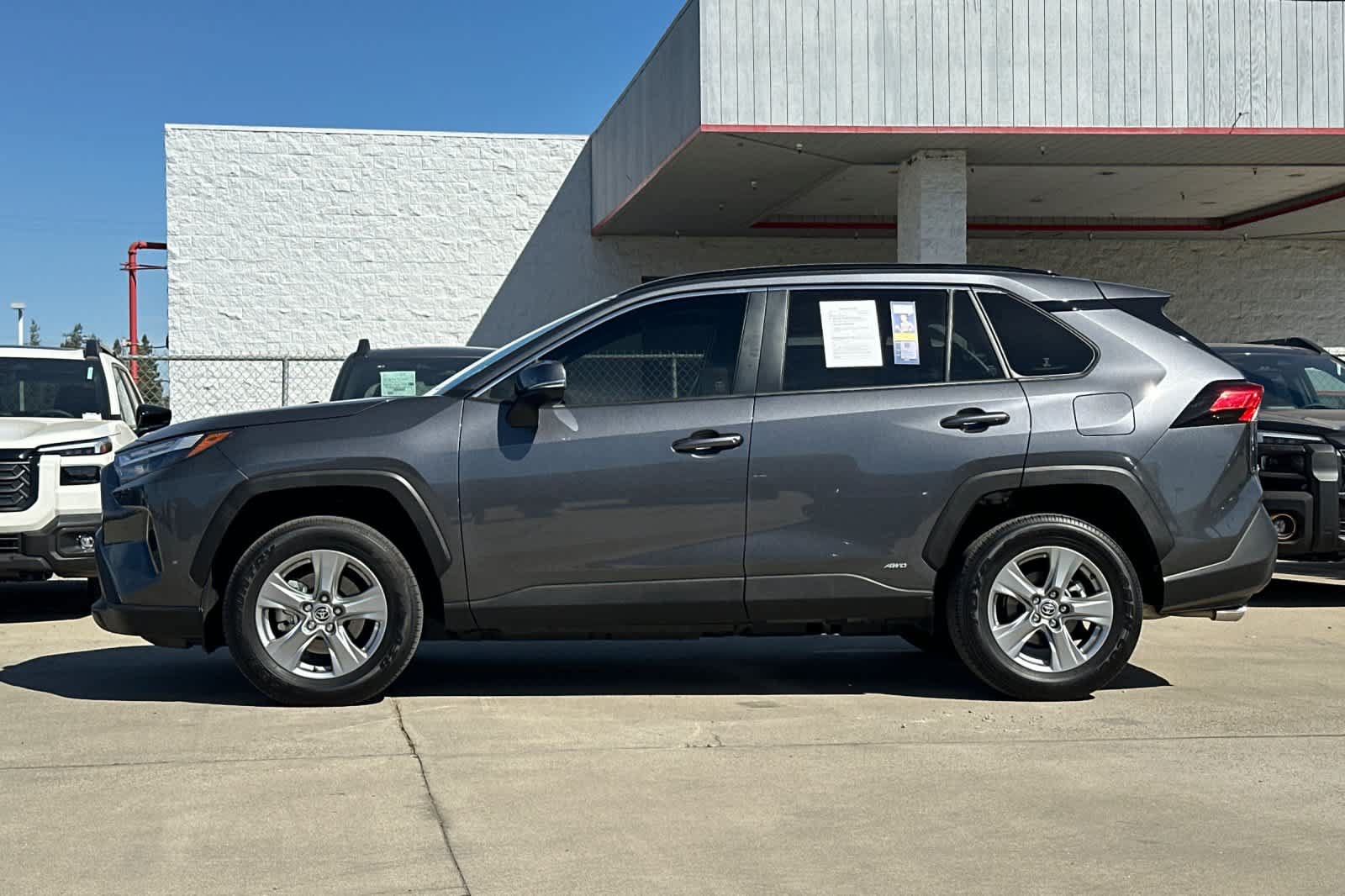 Used 2025 Toyota RAV4 XLE w/ Convenience Package AWD/4WD image 6