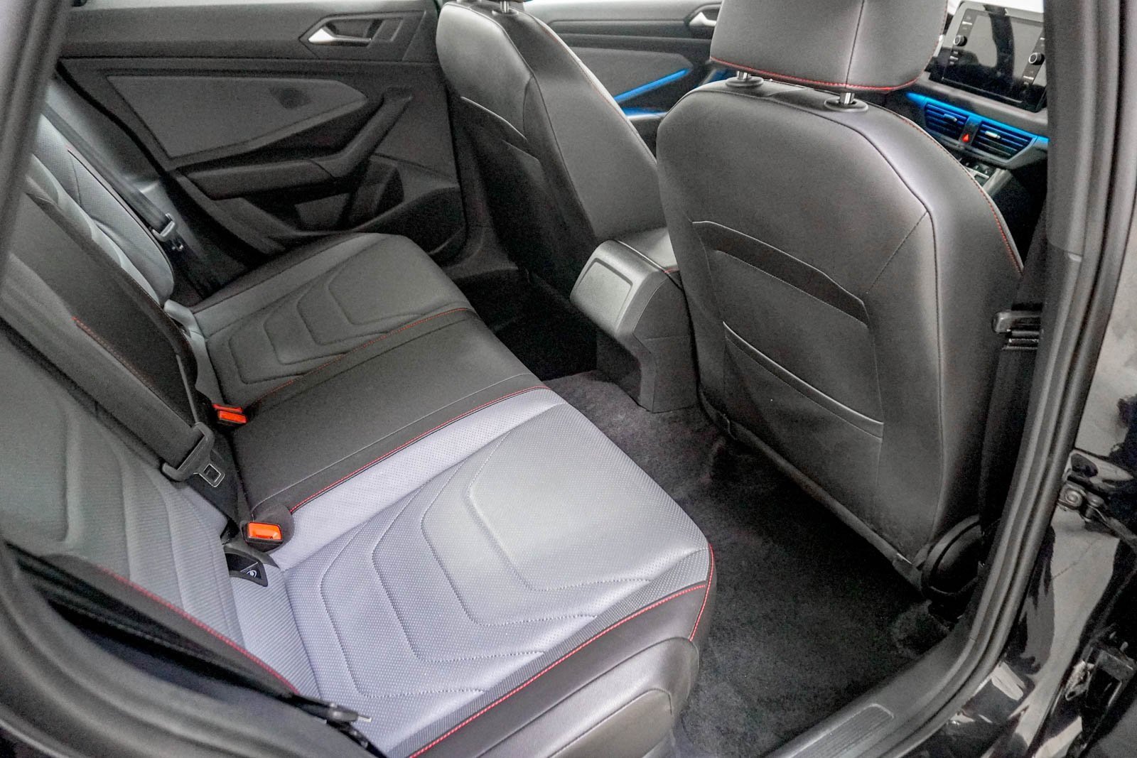 Used 2025 Volkswagen Jetta GLI Autobahn image 33