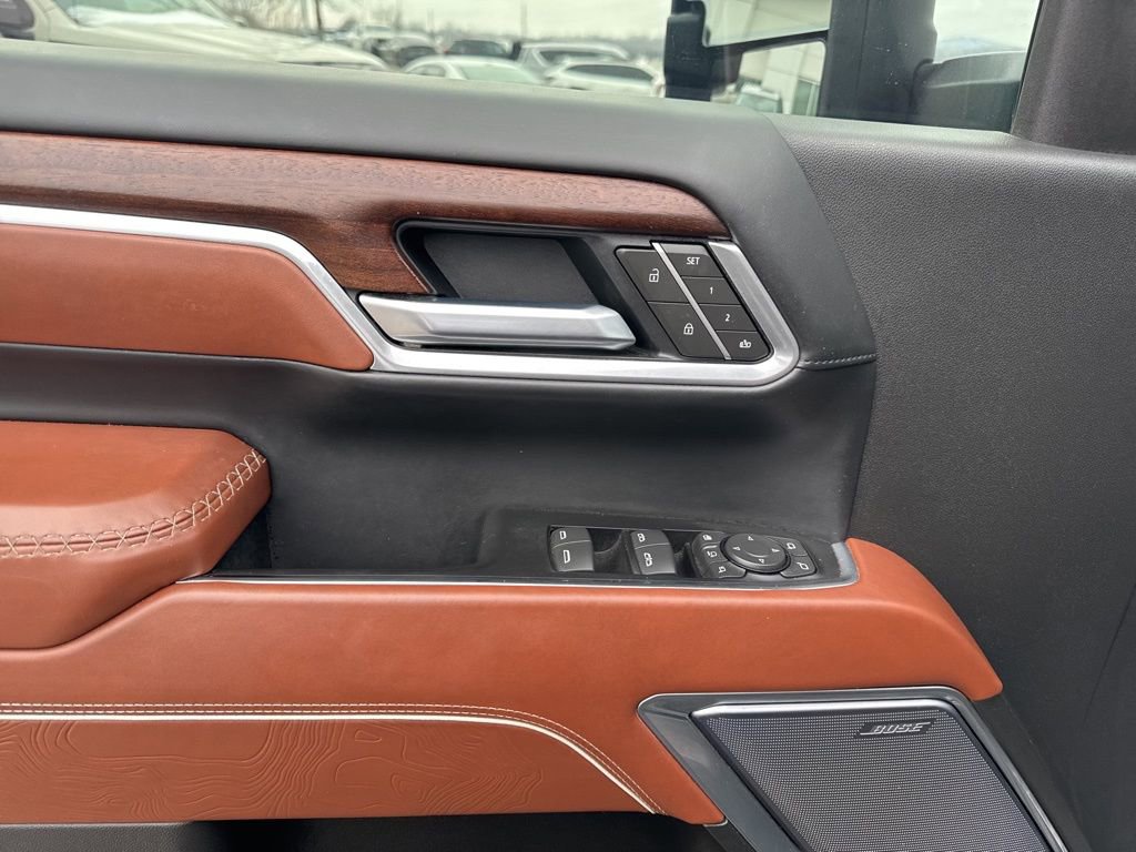 Used 2025 GMC Sierra 2500 Denali Ultimate image 11