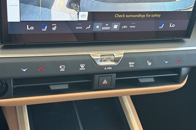 New 2026 Lexus ES 350e FWD image 17