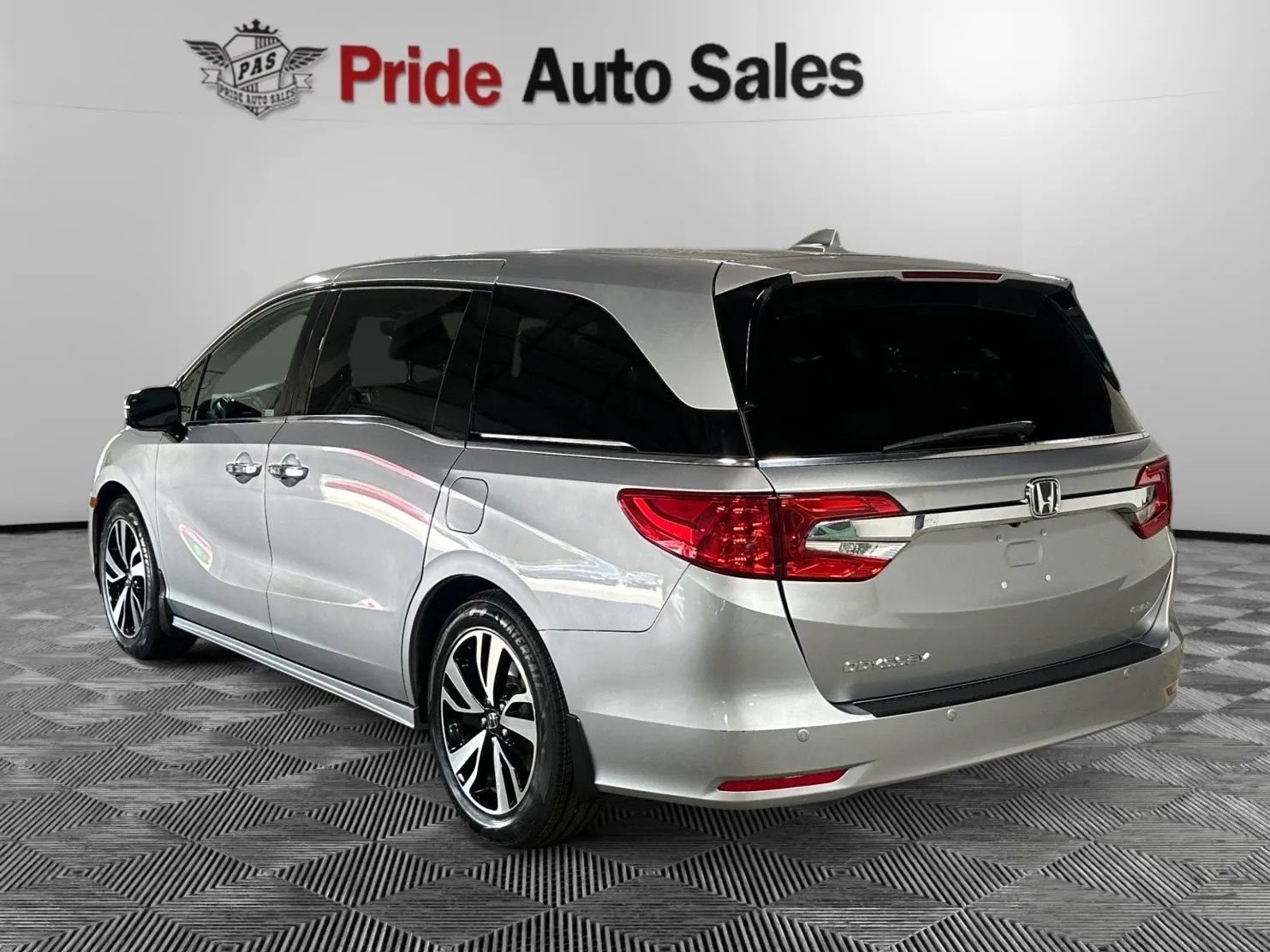 Used 2019 Honda Odyssey Elite image 5