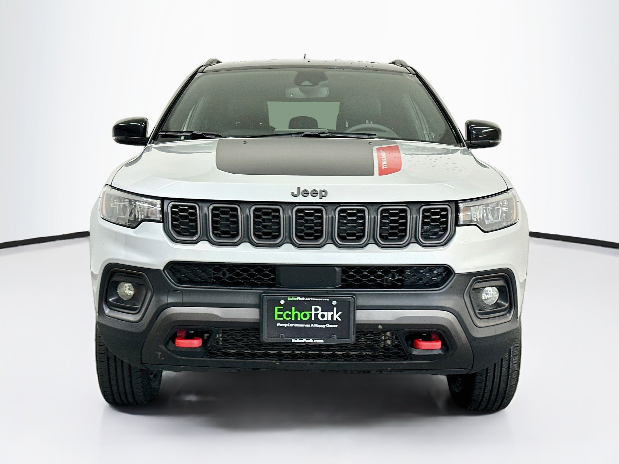 Used 2025 Jeep Compass Trailhawk AWD/4WD image 2