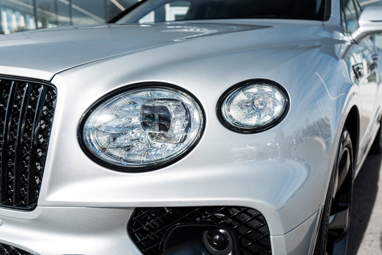 Used 2023 Bentley Bentayga Extended Wheelbase image 22