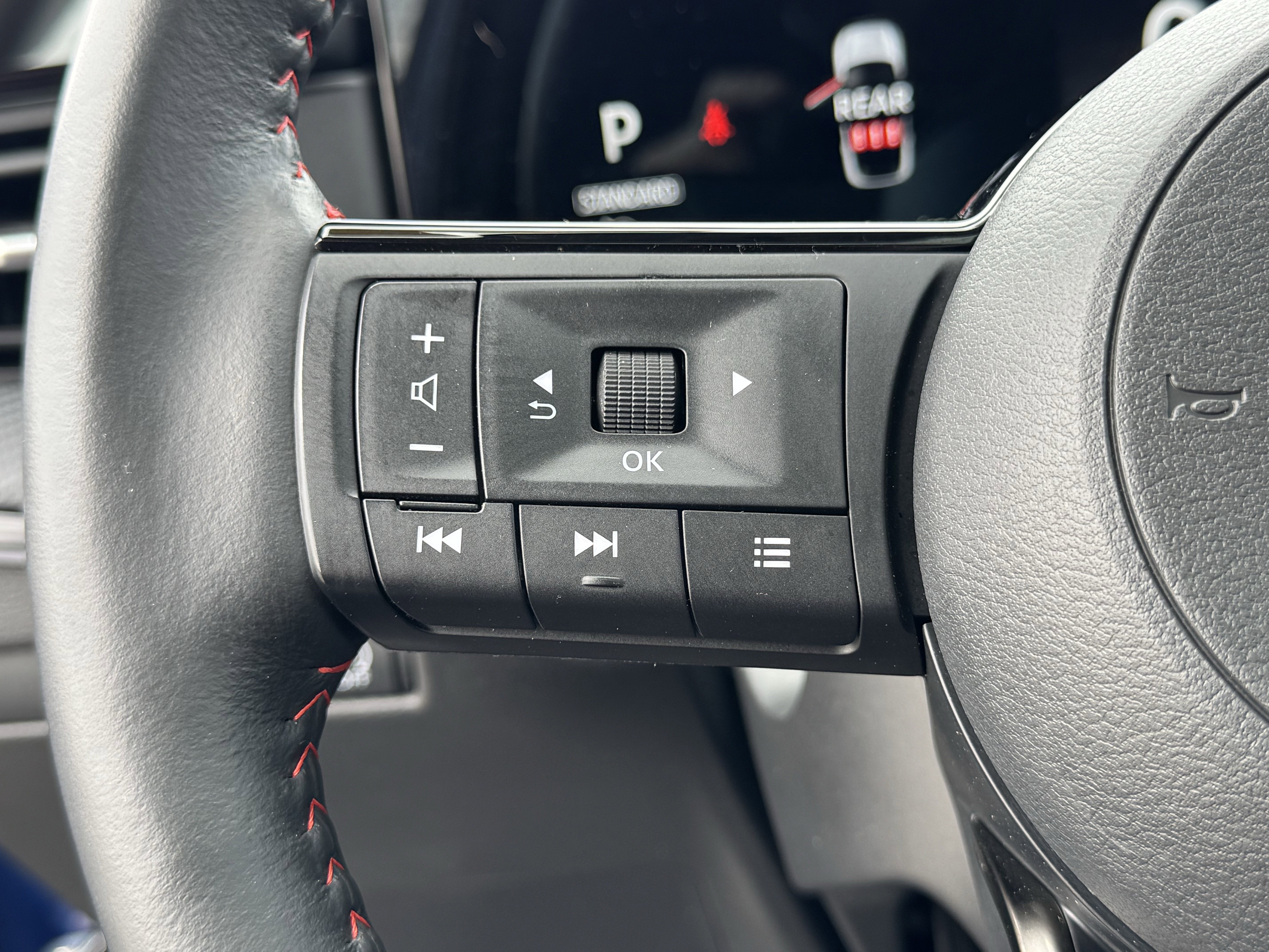 Certified 2025 Nissan Kicks SR w/ SR Premium Package image 26