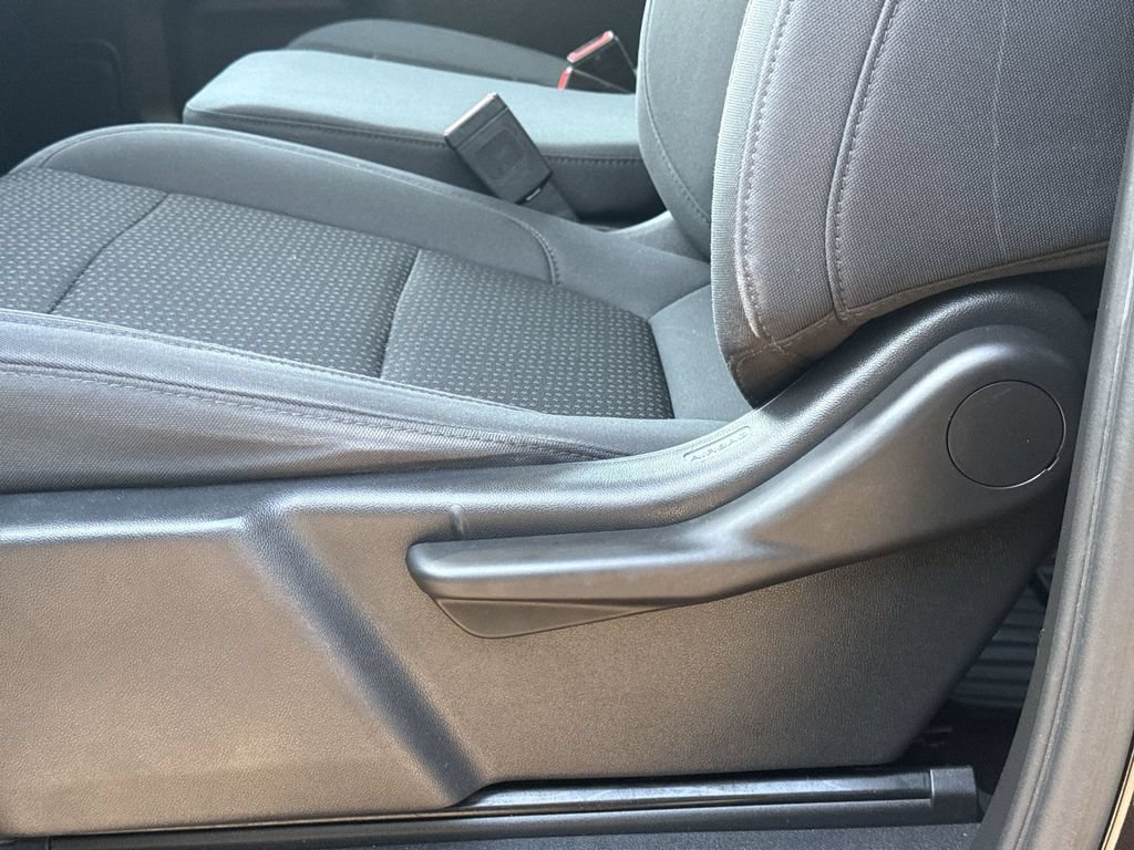 Used 2019 Chevrolet Silverado 1500 Custom w/ Custom Value Package AWD/4WD image 14