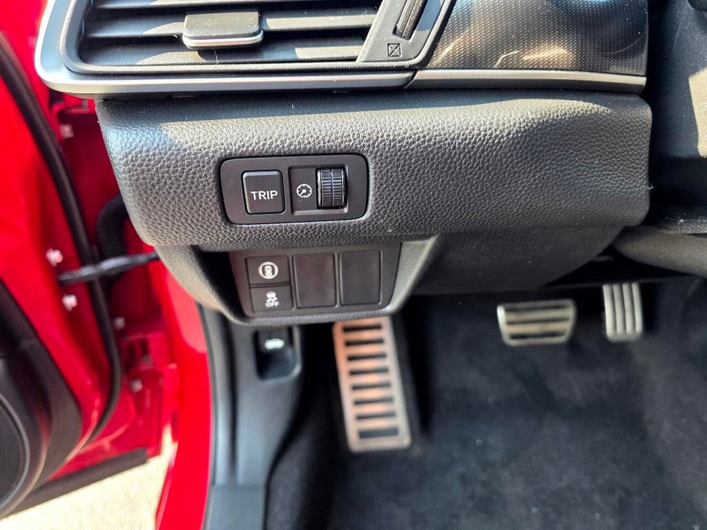 Used 2018 Honda Accord Sport image 18