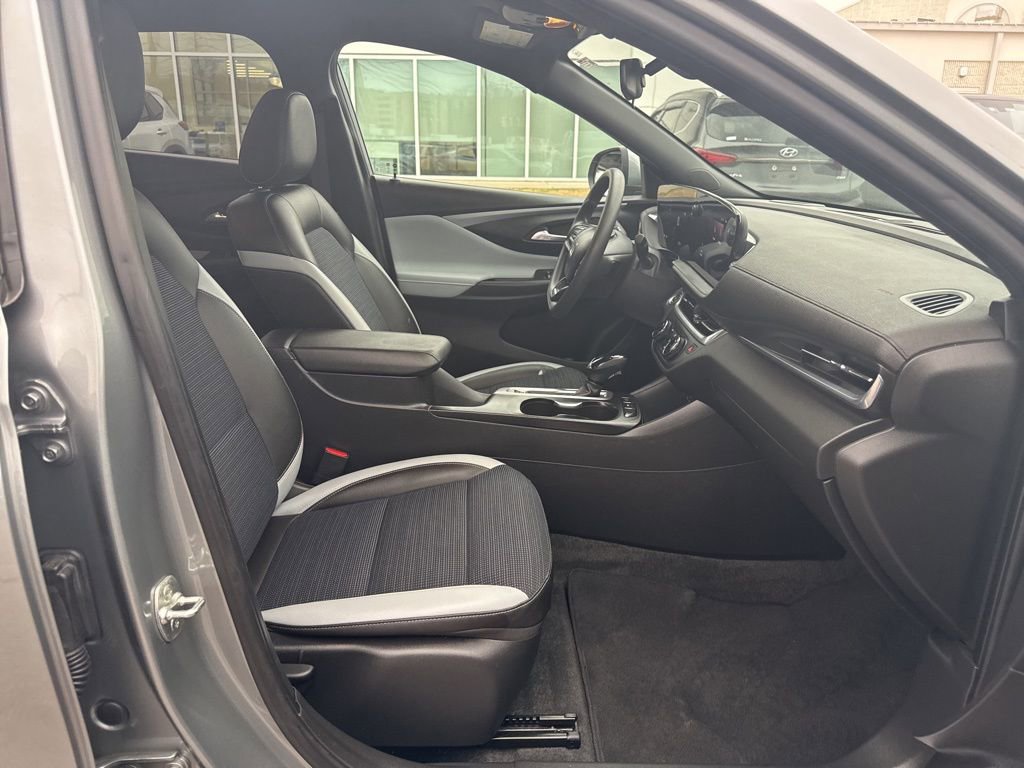 Used 2024 Buick Envista Preferred image 20