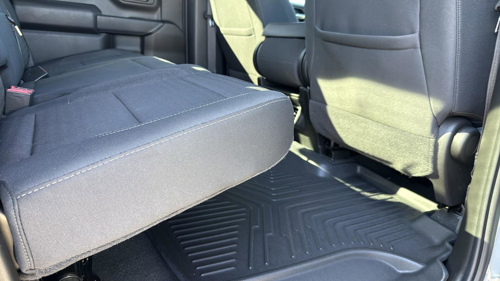 Used 2025 Chevrolet Silverado 1500 Custom image 27