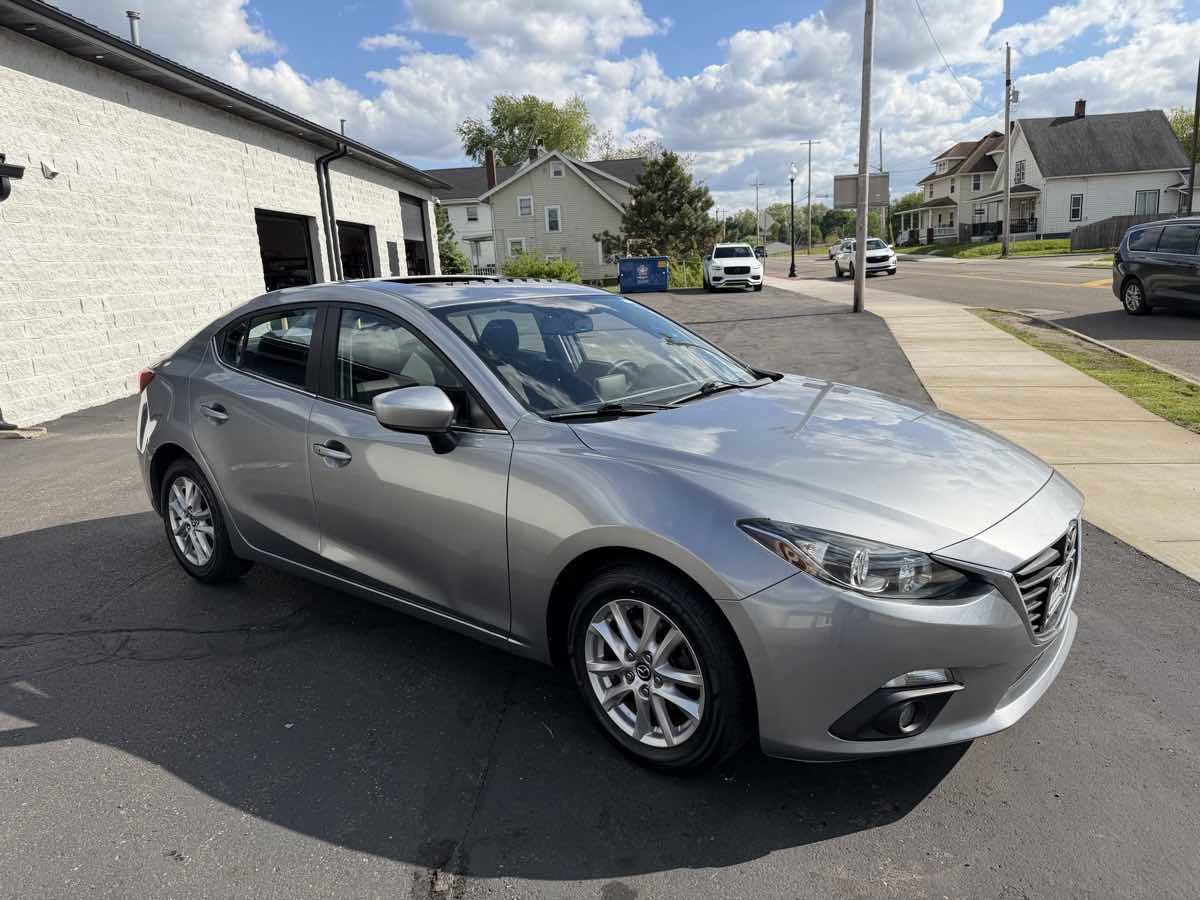 Used 2016 MAZDA MAZDA3 i Touring w/ Popular Equipment Package FWD image 6