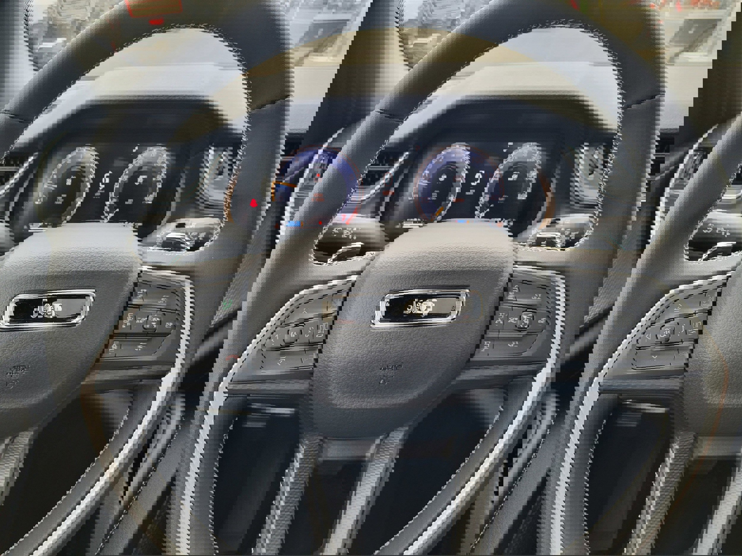 New 2025 Jeep Grand Cherokee L Altitude image 9