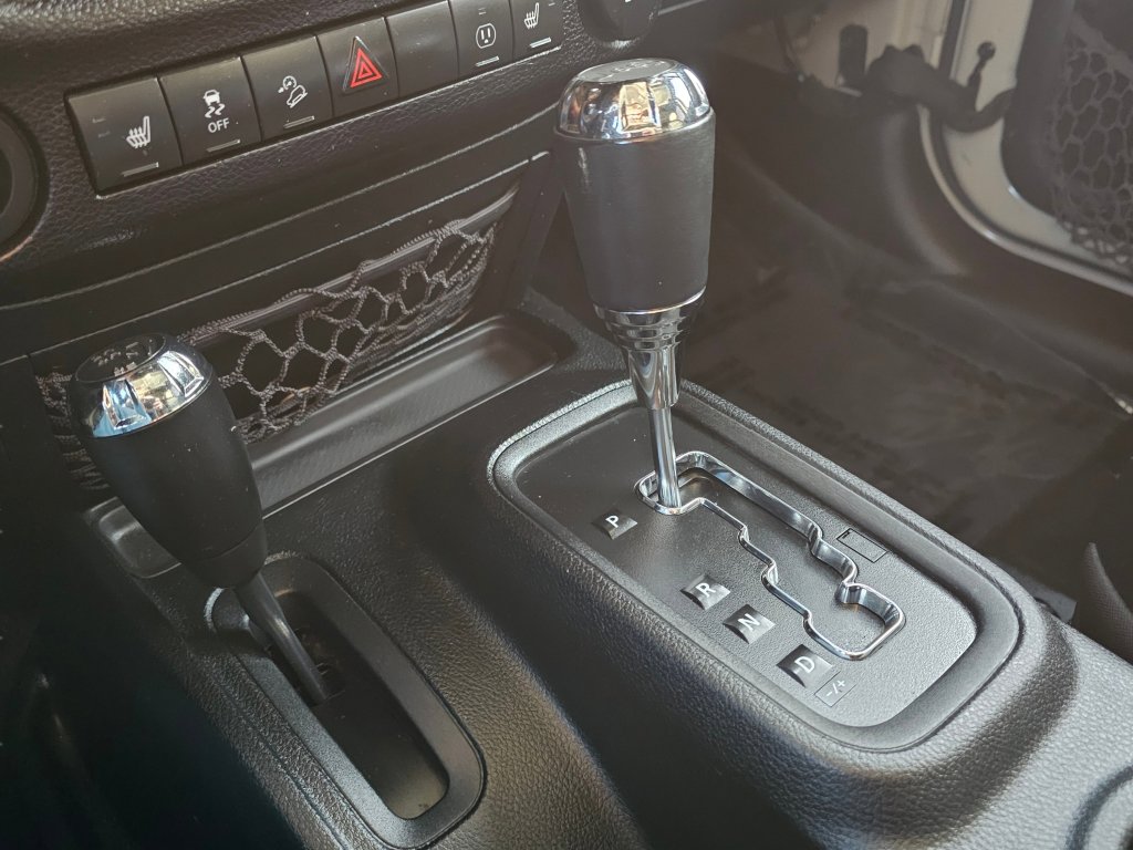 Used 2017 Jeep Wrangler Unlimited Sahara w/ Max Tow Package image 12