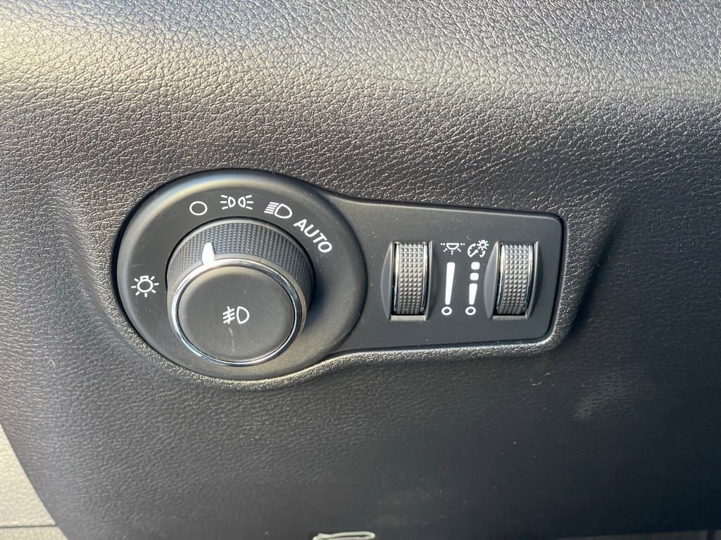 Used 2022 Jeep Compass Latitude image 15