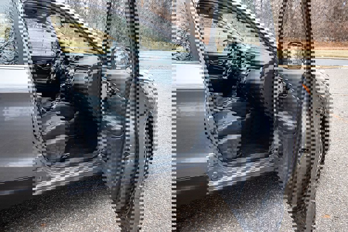 Used 2019 Nissan Rogue Sport SL image 17